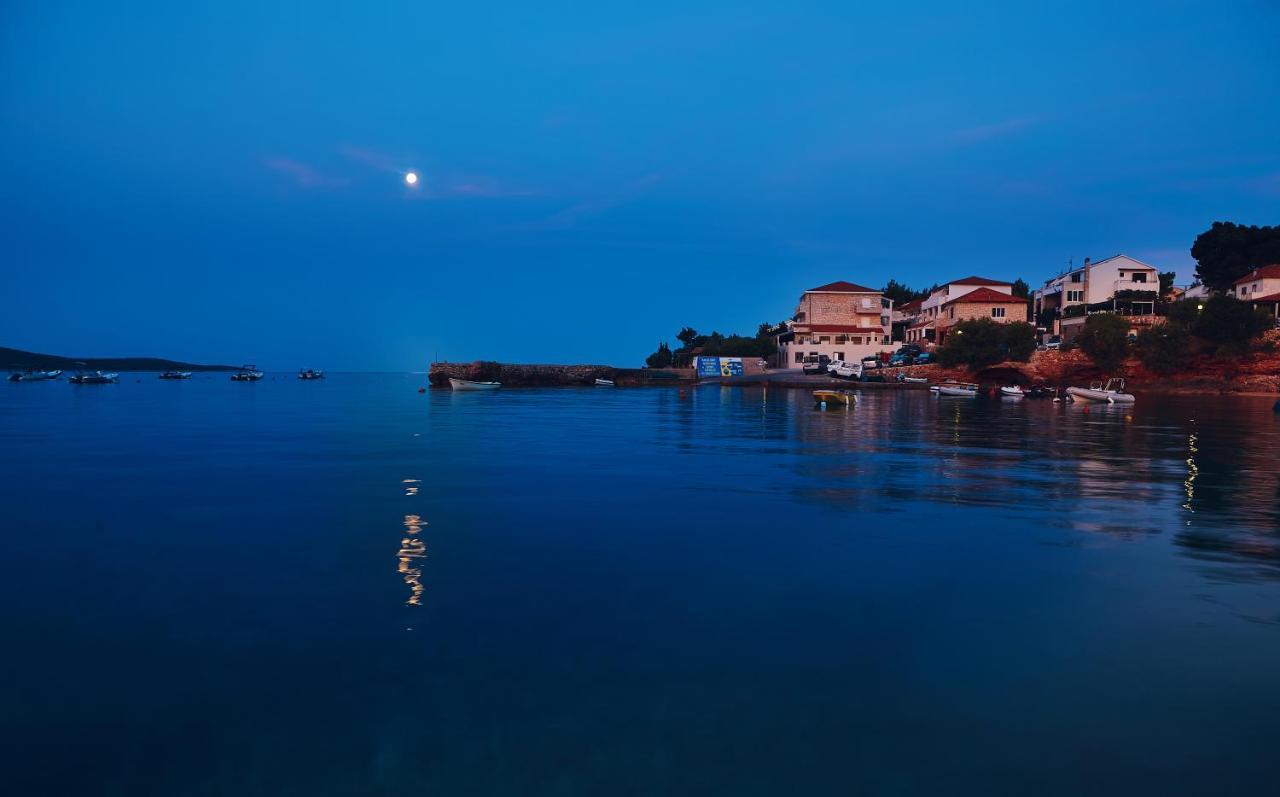 Pansion Braco Bed & Breakfast Zavala Ngoại thất bức ảnh